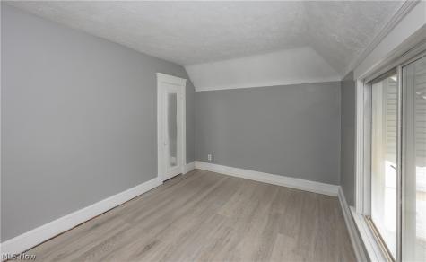 686 E 92nd Street Cleveland OH 44108