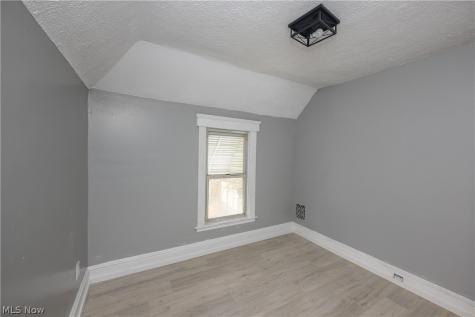 686 E 92nd Street Cleveland OH 44108