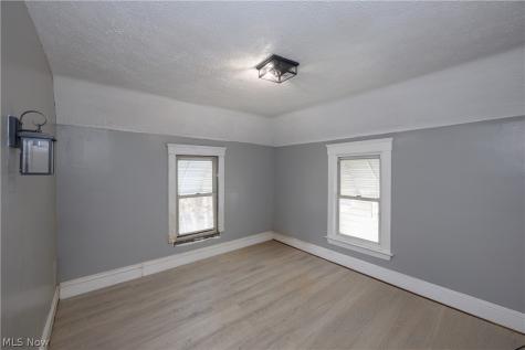 686 E 92nd Street Cleveland OH 44108