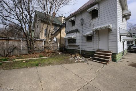 686 E 92nd Street Cleveland OH 44108