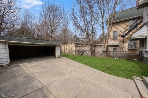 686 E 92nd Street Cleveland OH 44108