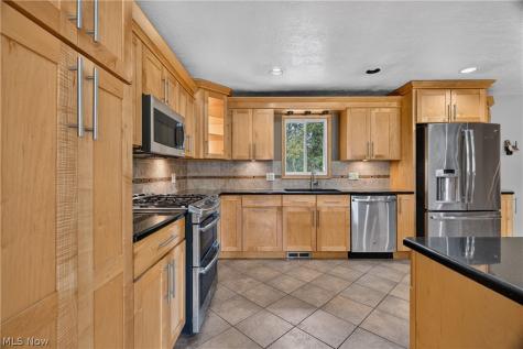 6613 Brookside Road Independence OH 44131