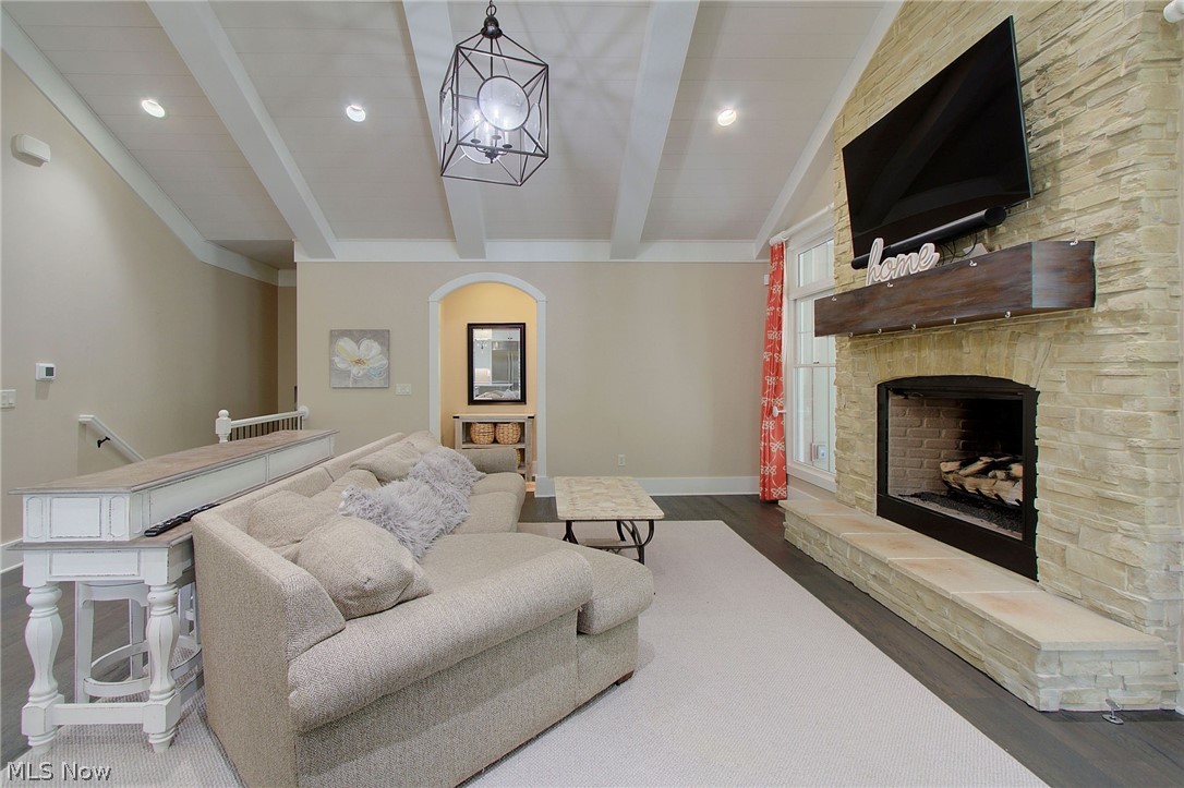 143 Relentless Way Hartville OH 44632