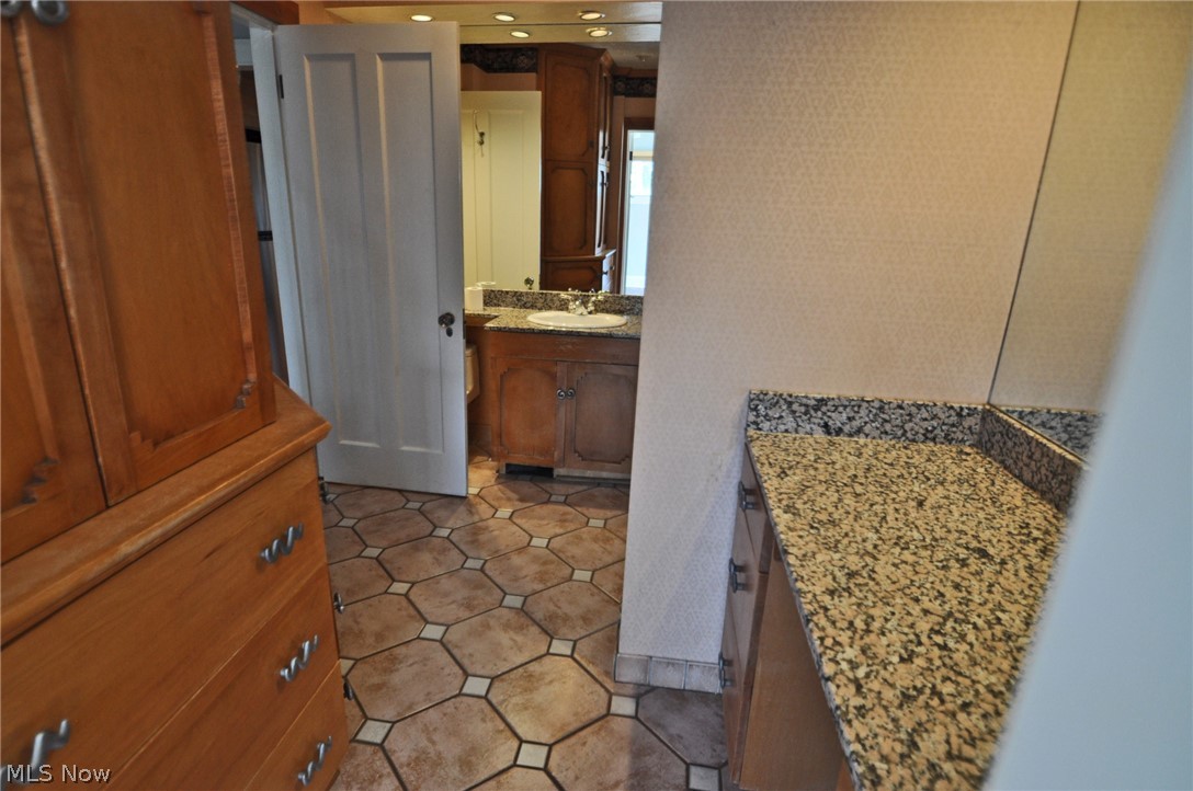 24446 Lake Road Bay Village OH 44140