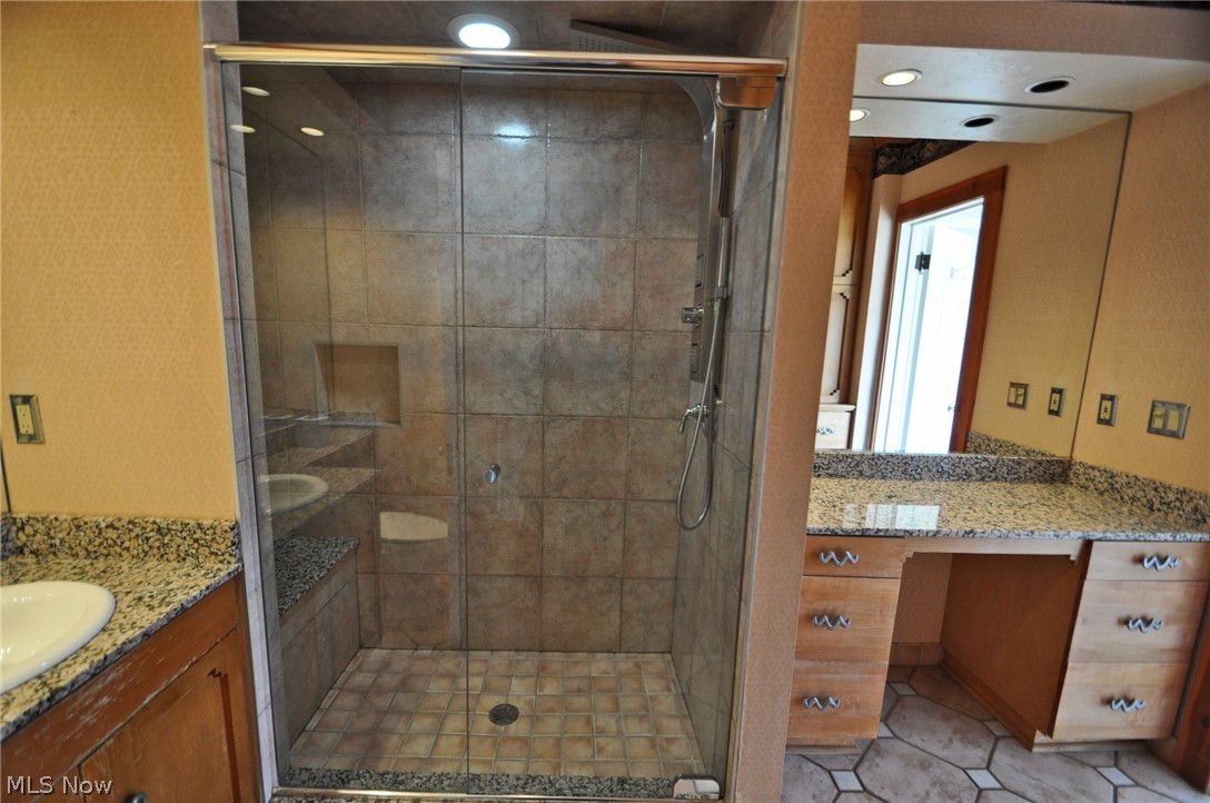 24446 Lake Road Bay Village OH 44140