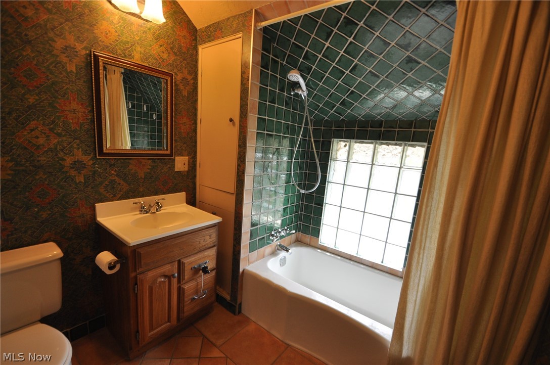 24446 Lake Road Bay Village OH 44140