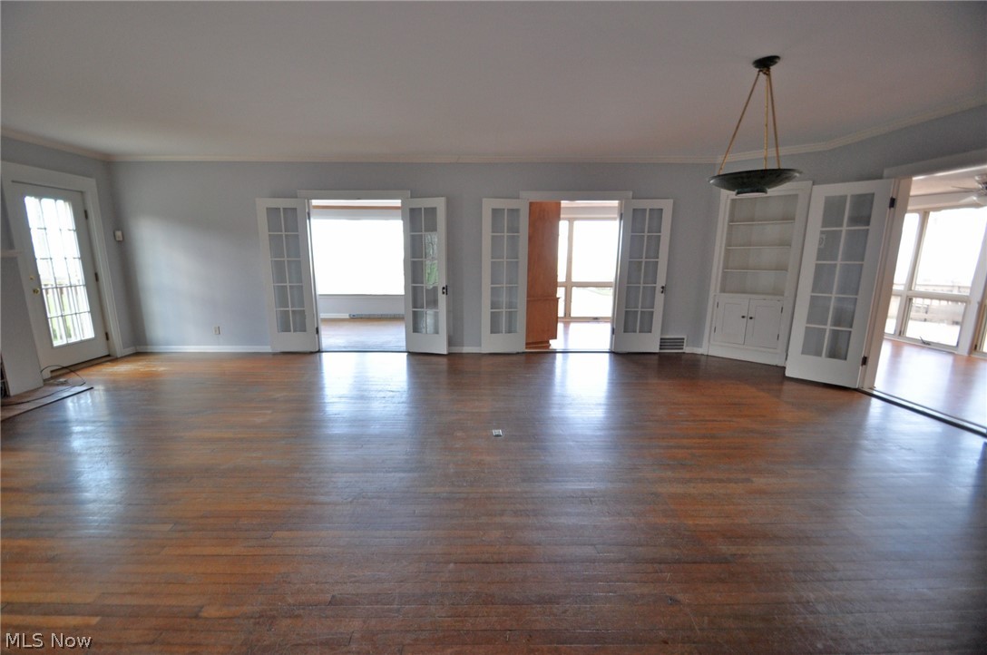 24446 Lake Road Bay Village OH 44140
