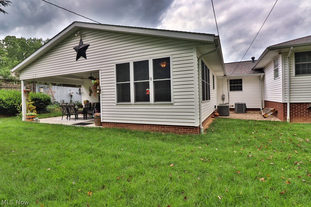 1836 Bayberry Lane Coshocton OH 43812
