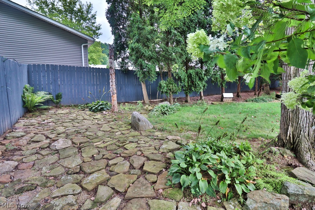 1836 Bayberry Lane Coshocton OH 43812