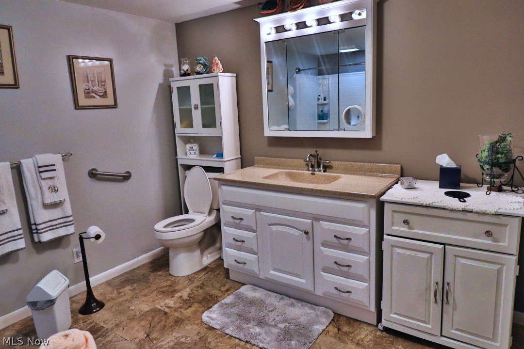 1836 Bayberry Lane Coshocton OH 43812