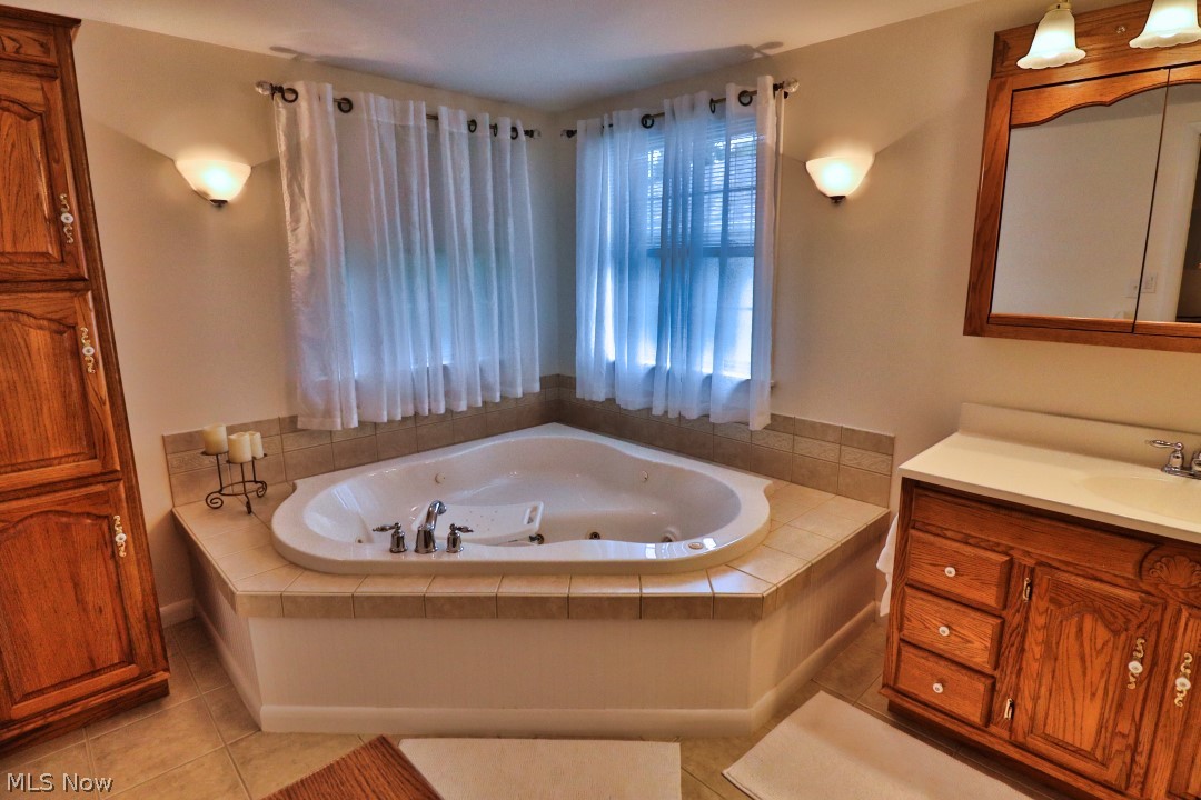 1836 Bayberry Lane Coshocton OH 43812