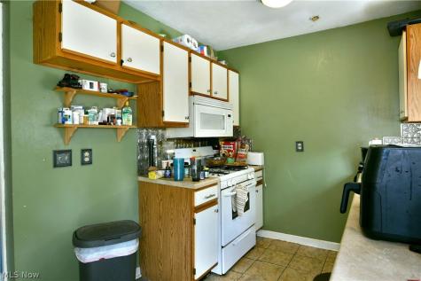 906 Elizabeth Court Cuyahoga Falls OH 44221