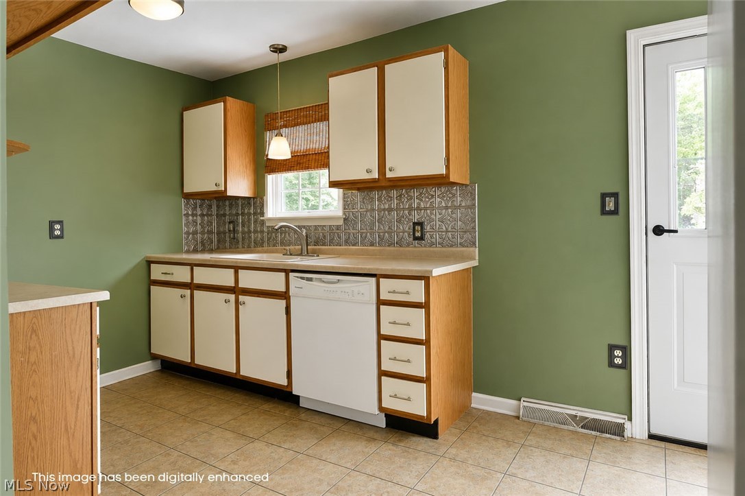 906 Elizabeth Court Cuyahoga Falls OH 44221