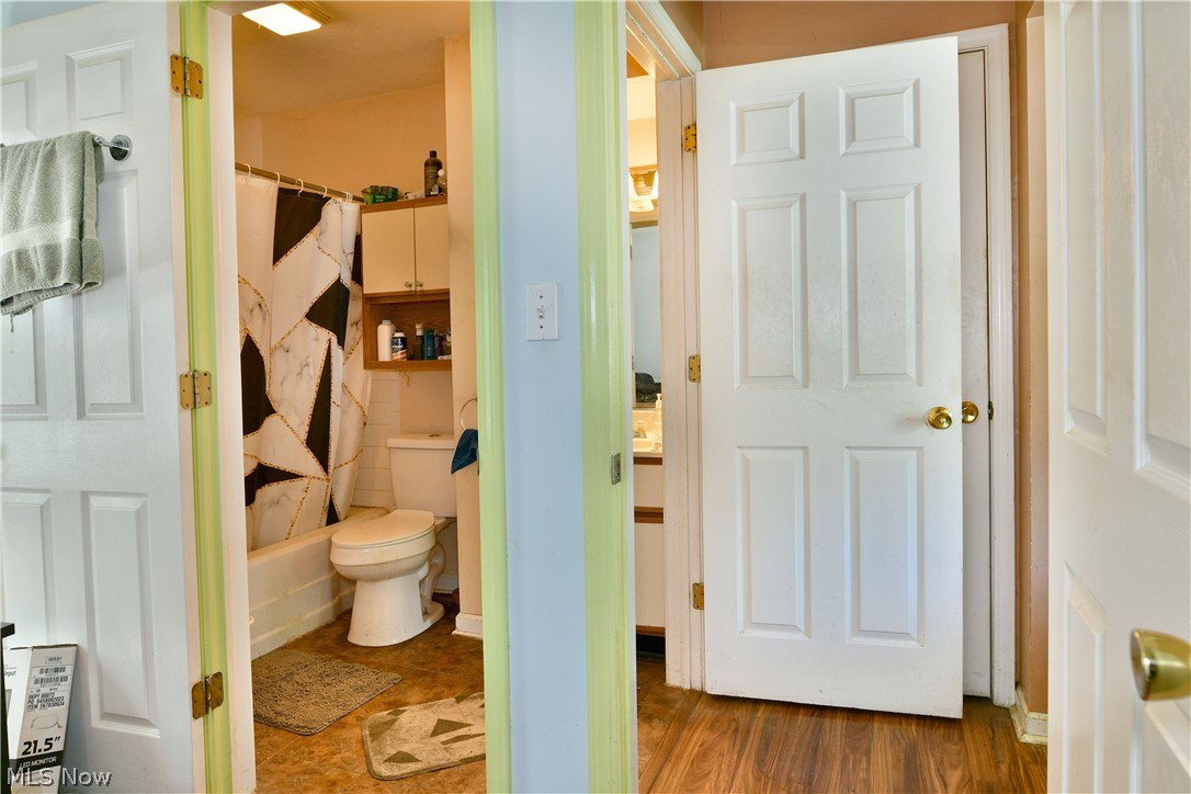 906 Elizabeth Court Cuyahoga Falls OH 44221