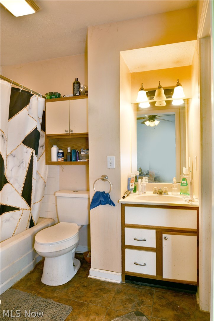 906 Elizabeth Court Cuyahoga Falls OH 44221