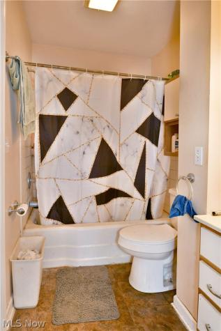 906 Elizabeth Court Cuyahoga Falls OH 44221