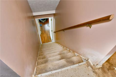 906 Elizabeth Court Cuyahoga Falls OH 44221