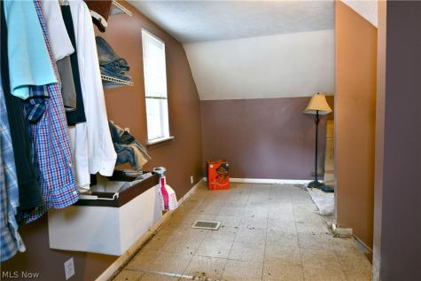 906 Elizabeth Court Cuyahoga Falls OH 44221
