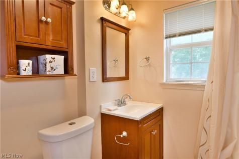906 Elizabeth Court Cuyahoga Falls OH 44221