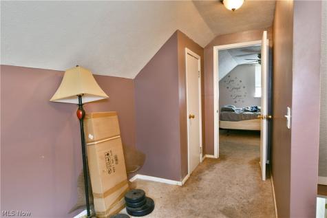 906 Elizabeth Court Cuyahoga Falls OH 44221
