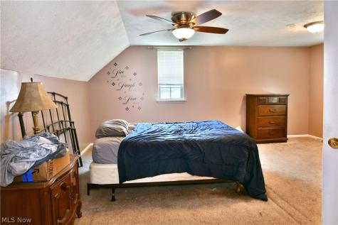 906 Elizabeth Court Cuyahoga Falls OH 44221