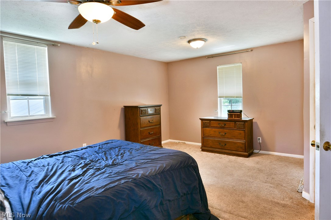 906 Elizabeth Court Cuyahoga Falls OH 44221