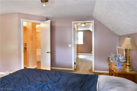 906 Elizabeth Court Cuyahoga Falls OH 44221