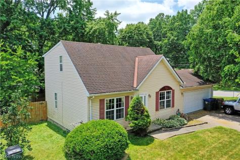 906 Elizabeth Court Cuyahoga Falls OH 44221