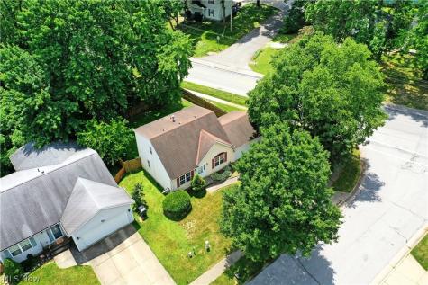 906 Elizabeth Court Cuyahoga Falls OH 44221