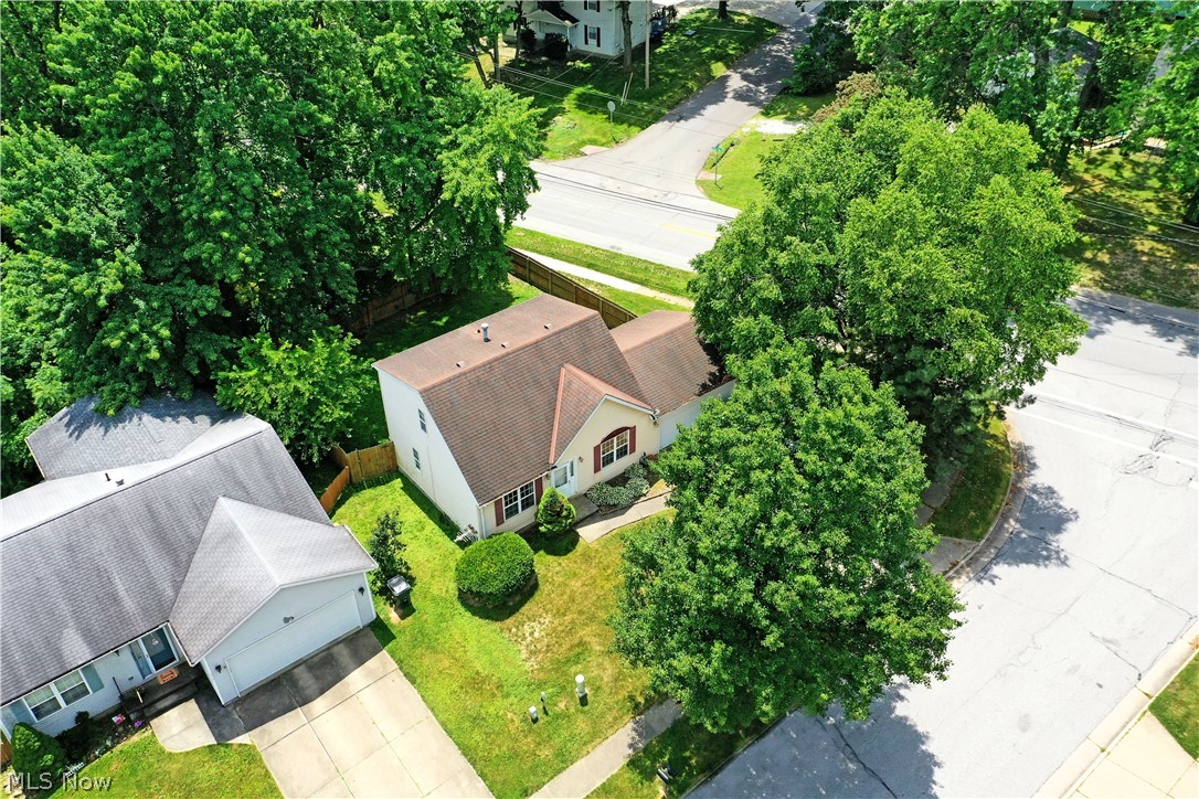 906 Elizabeth Court Cuyahoga Falls OH 44221
