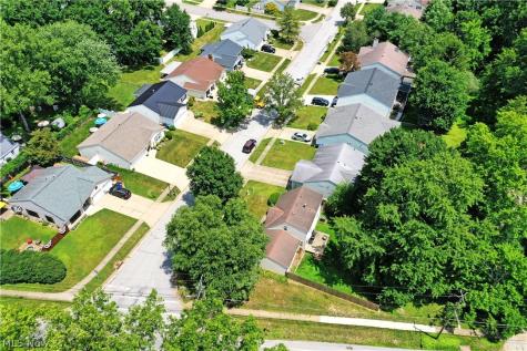 906 Elizabeth Court Cuyahoga Falls OH 44221