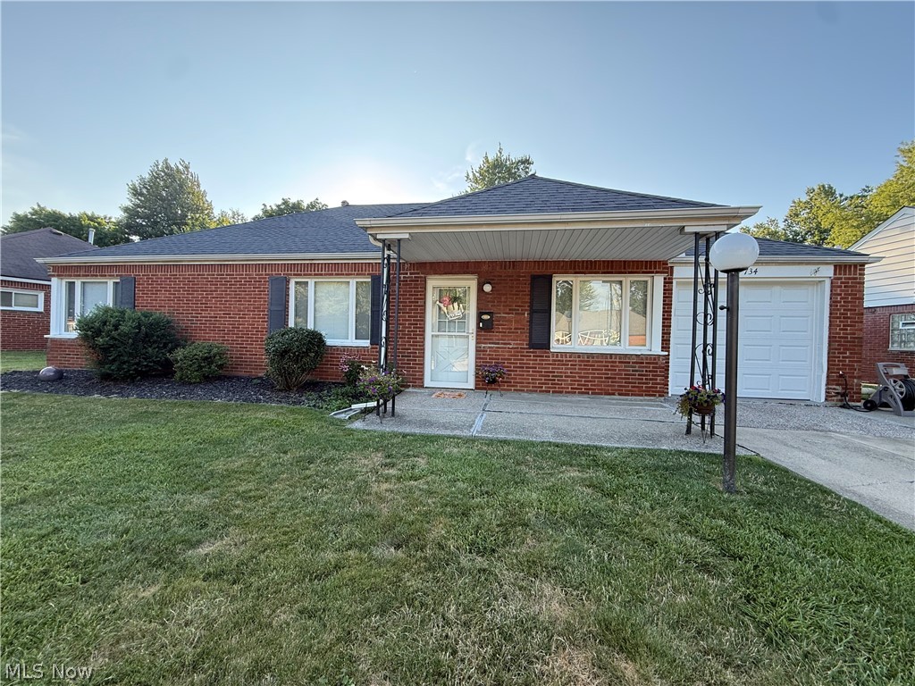 734 Hemlock Drive Euclid OH 44132