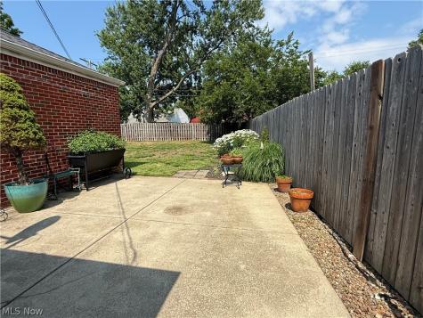 734 Hemlock Drive Euclid OH 44132