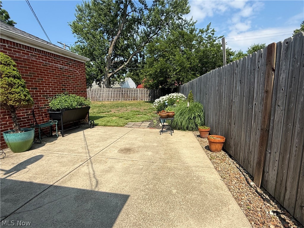 734 Hemlock Drive Euclid OH 44132