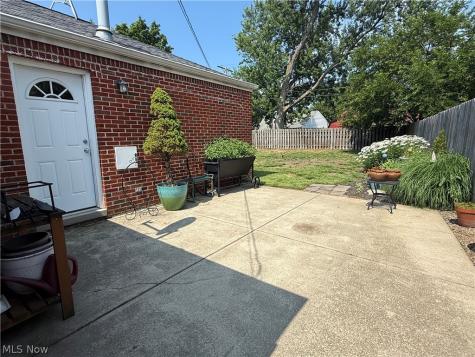 734 Hemlock Drive Euclid OH 44132