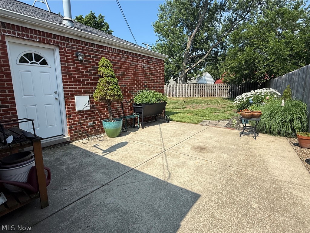 734 Hemlock Drive Euclid OH 44132