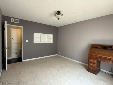 734 Hemlock Drive Euclid OH 44132