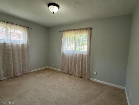 734 Hemlock Drive Euclid OH 44132
