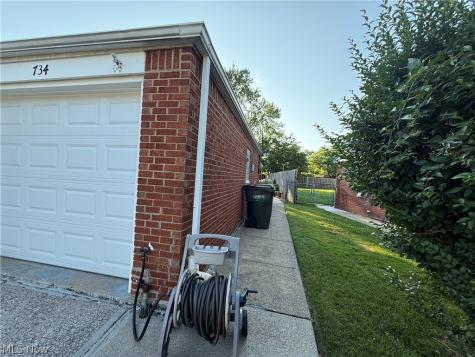 734 Hemlock Drive Euclid OH 44132