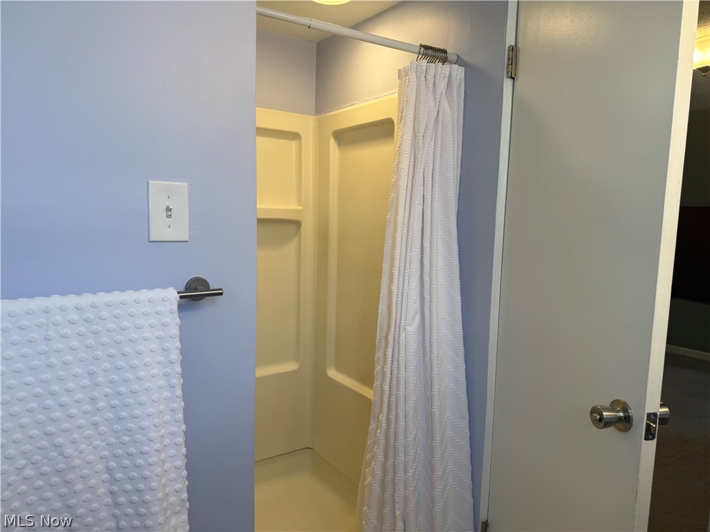 734 Hemlock Drive Euclid OH 44132