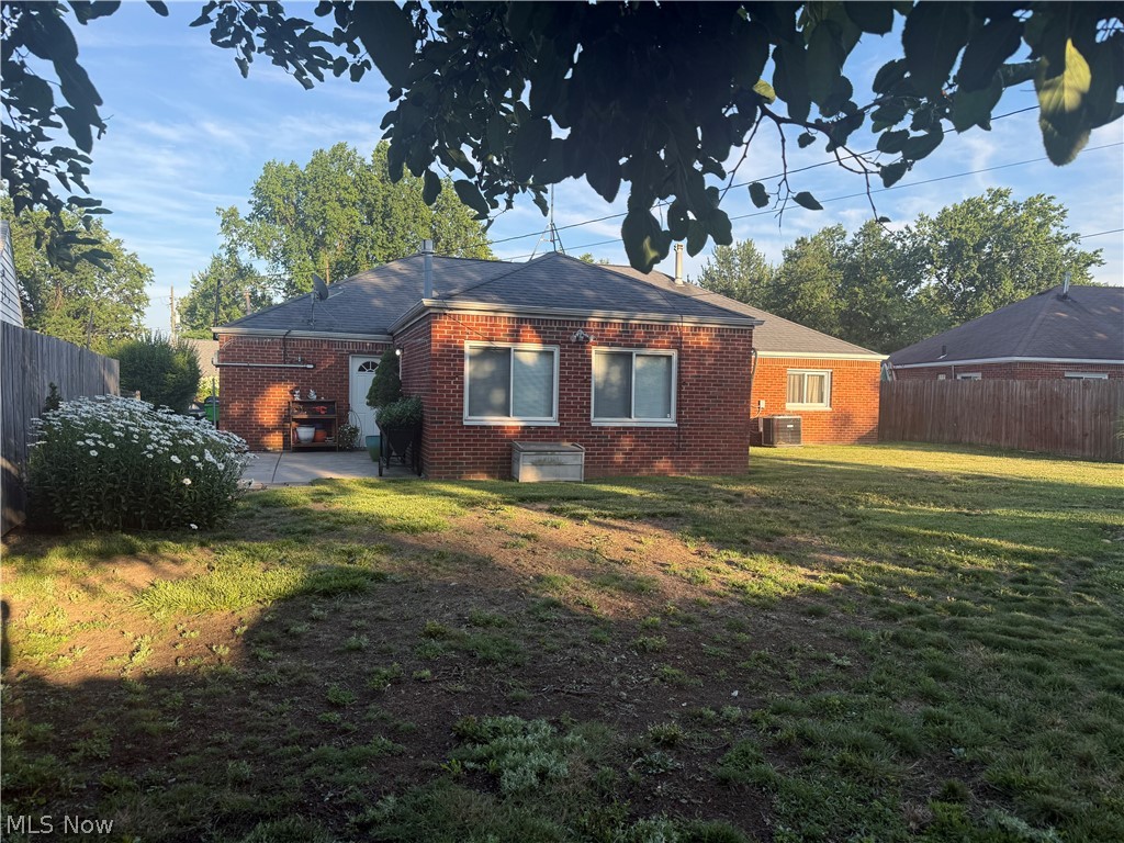 734 Hemlock Drive Euclid OH 44132