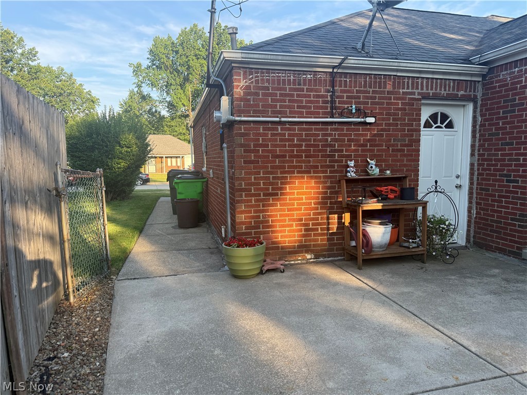 734 Hemlock Drive Euclid OH 44132