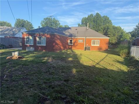 734 Hemlock Drive Euclid OH 44132