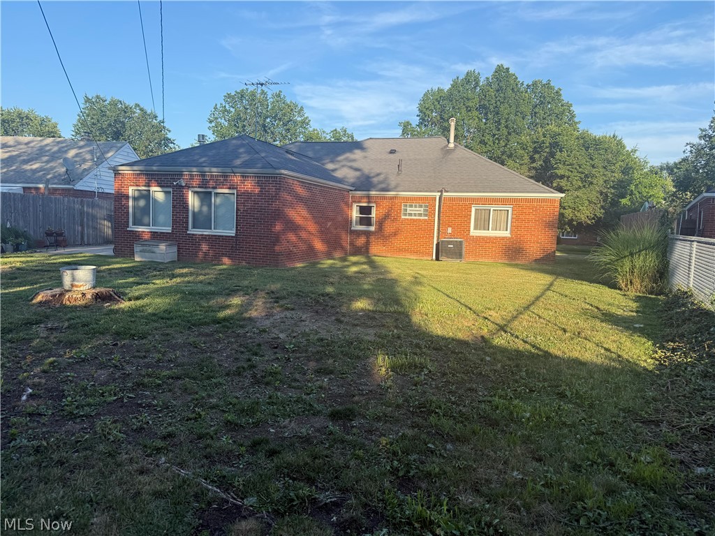 734 Hemlock Drive Euclid OH 44132