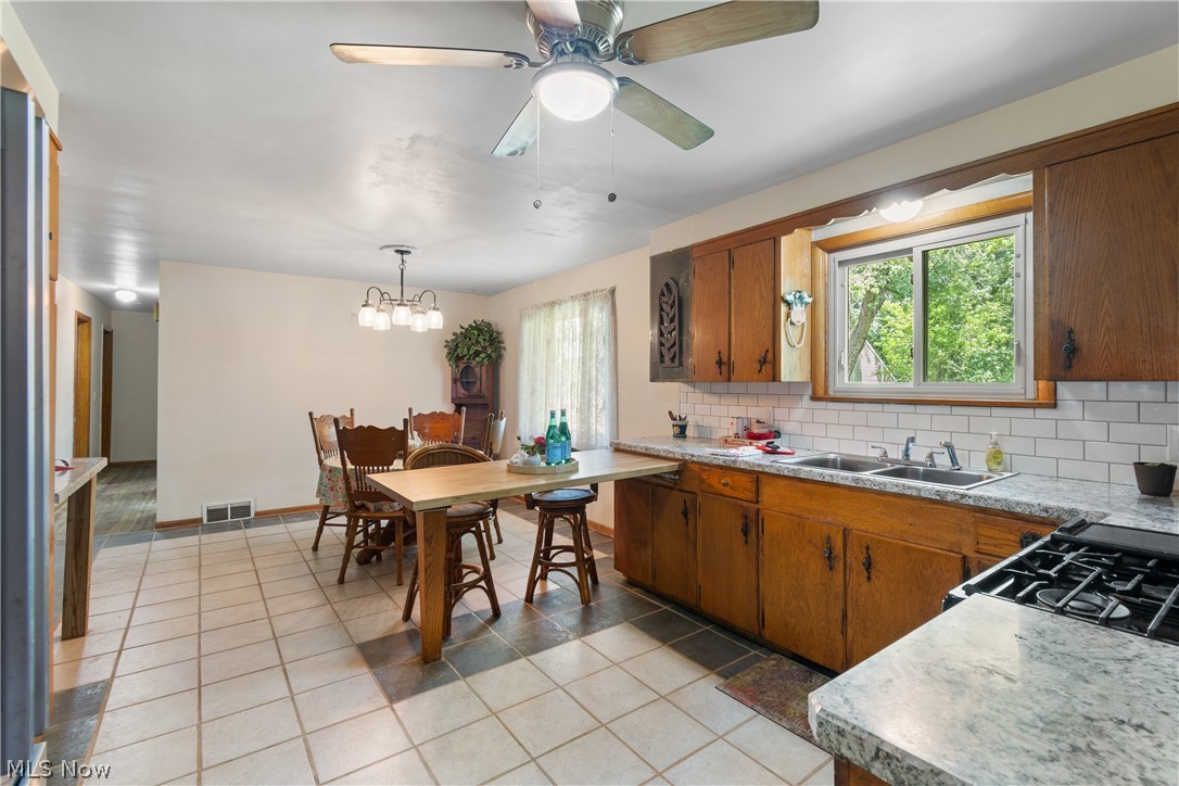 12780 Jamestown Avenue NW Uniontown OH 44685