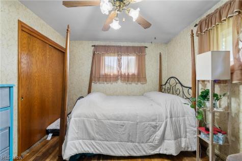 12780 Jamestown Avenue NW Uniontown OH 44685