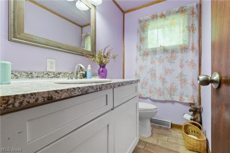12780 Jamestown Avenue NW Uniontown OH 44685