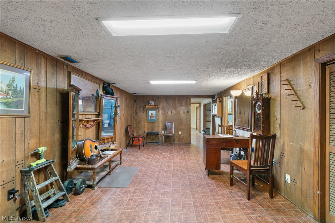 12780 Jamestown Avenue NW Uniontown OH 44685
