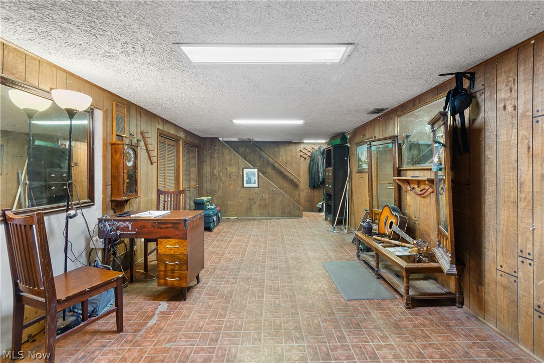 12780 Jamestown Avenue NW Uniontown OH 44685