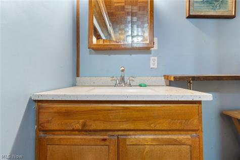 12780 Jamestown Avenue NW Uniontown OH 44685